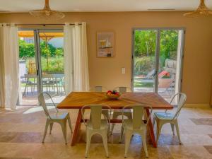 Villas Villa Lisette, un meuble de tourisme 3 etoiles au coeur de Goult : photos des chambres