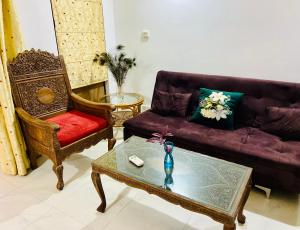 Riviera Palms 2 Tropical Serenity