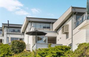 2 Bedroom Awesome Apartment In Allinge