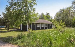 3 Bedroom Nice Home In Aakirkeby