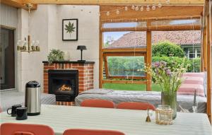 3 Bedroom Stunning Home In Væggerløse