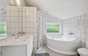 Holiday Home Rønnebærvænget Hejls Ix