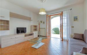 2 Bedroom Lovely Apartment In Cembrano