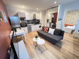 Le Rémois - Charmant T2 - Rénové - Parking - Cour privative - WIFI