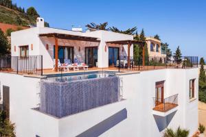 Villa Amanecer by Villa Plus