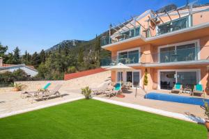 Villa Poseidon Seaside by Villa Plus