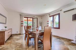 Villa La Boveda by Villa Plus