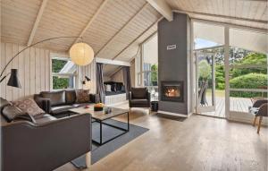 3 Bedroom Nice Home In Broager