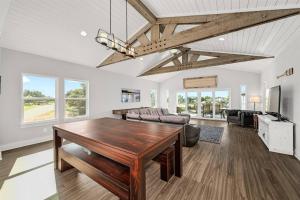 Lakeview Landing LBJ - Lakeview -Golf - Pool - Lake LBJ - Pickleball