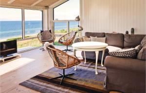 Three-Bedroom Holiday Home In Allingabro