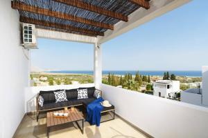 Villa Petalouda by Villa Plus