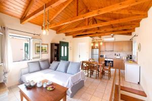 Villa Votsalo Desimi by Villa Plus