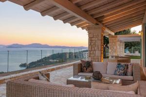 Villa Ester by Villa Plus
