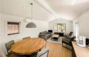 Stunning Stacaravan In Putten