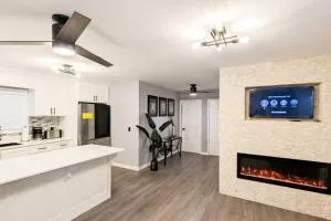 Elenas Modern 2BR Comfy Home - Cool Shade