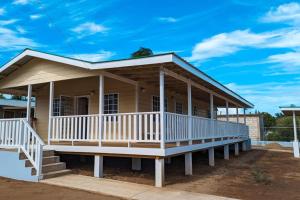 Elenas Modern 2BR Comfy Home