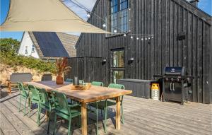 Awesome Home In Svaneke With Kitchen