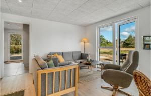 Stunning Home In Fårvang With Wifi