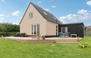 3 Bedroom Stunning Home In Samsø