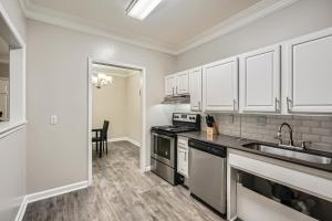 Crest at East Cobb 1826E Comfort,Spacious 2Bd 2Bt