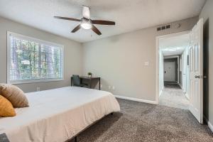 Crest at East Cobb 1830B Comfort spacious 2Bd 2Bt