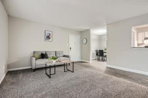 Crest at East Cobb 1830B Comfort spacious 2Bd 2Bt