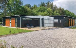 5 Bedroom Cozy Home In Glesborg