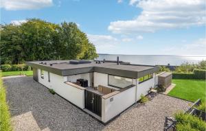 3 Bedroom Lovely Home In Børkop