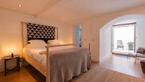 1BDR with Terrace in Alfama Centre by LovelyStay