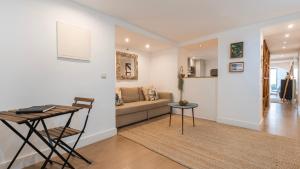 1BDR with Terrace in Alfama Centre by LovelyStay