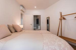 2BDR Charming Apartment in Graça by LovelyStay