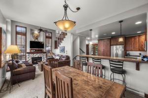 Trappers Landing #11 By Bear Country