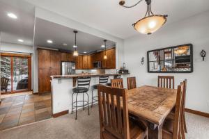 Trappers Landing #11 By Bear Country