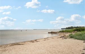 2 Bedroom Beach Front Home In Sjølund