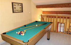 Maisons de vacances Cozy Home In Pernes Les Fontaines : photos des chambres
