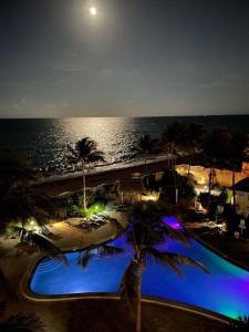 Miami Hollywood Condo for 4 People 001-21vic