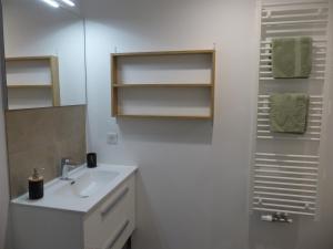 Appartements Le 206 Appartement Moderne et Cosy-Terrasse -Centre-Parking-Wifi : photos des chambres