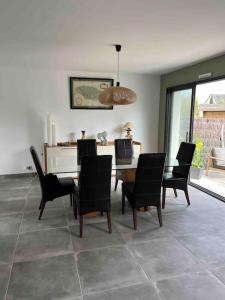 Maisons de vacances Maison moderne et chaleureuse, emplacement ideal : photos des chambres