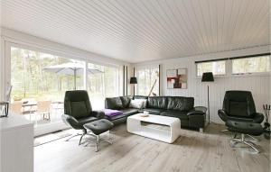 Three-Bedroom Holiday Home In Nexo