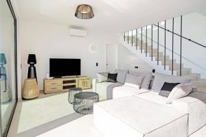 Villa Nissaki View 2 by Villa Plus