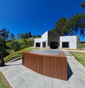 Casa Bella Guatape acceso directo a la represa