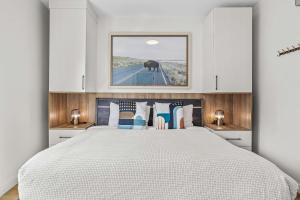 Scenic Views in a Luxurious Townhouse