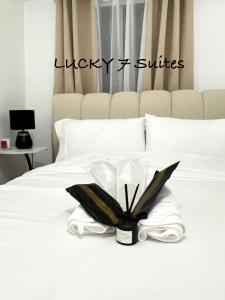 LUCKY 7 Suites