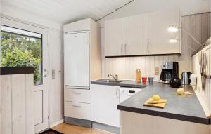 Stunning Home In Fårvang With Wifi