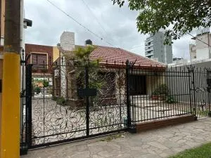 Alojamiento temporario Chela cochera propia incluida - Villa La Rivera