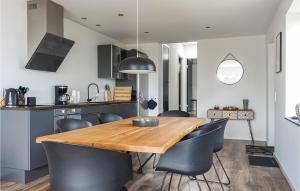 Gorgeous Apartment In Allinge With Wifi