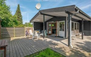 Nice Home In Humble With Wifi