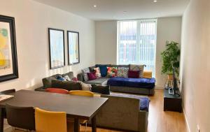 Bracknell RWH Stunning Two Bedroom Apartment