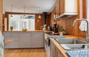 Amazing Home In Højby With Wifi