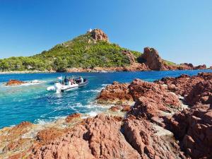 Le Standing chalet spacieux camping 5 étoiles Provence